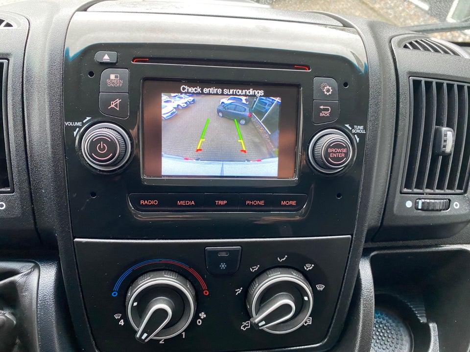 Peugeot Boxer 333 2,0 BlueHDi 130 L2H2