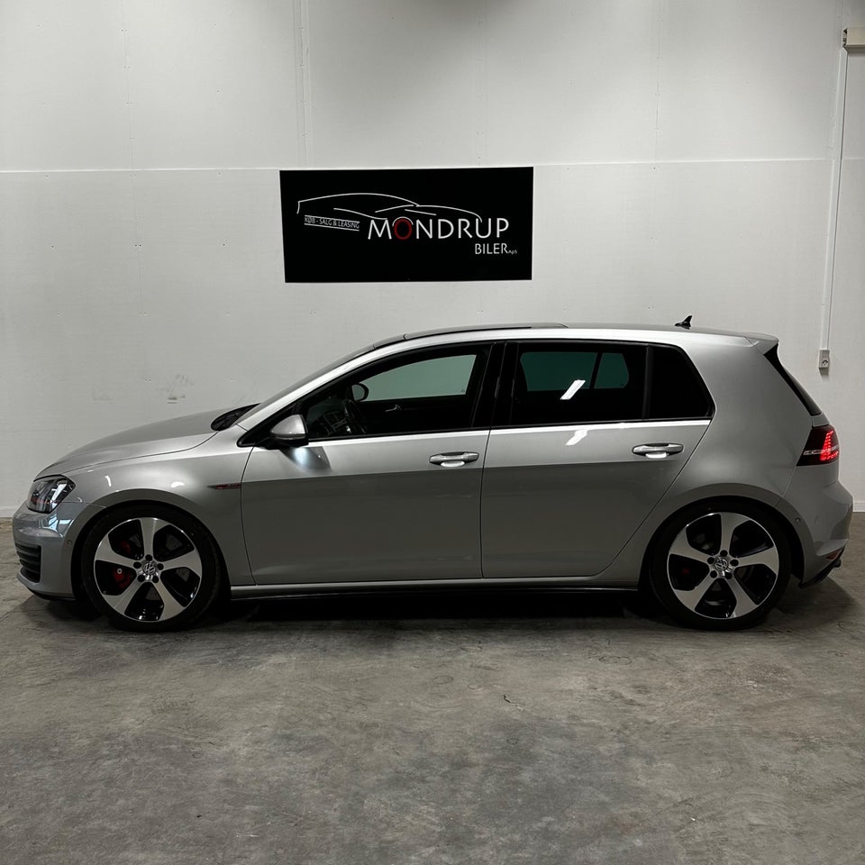 VW Golf VII 2,0 GTi DSG BMT 5d