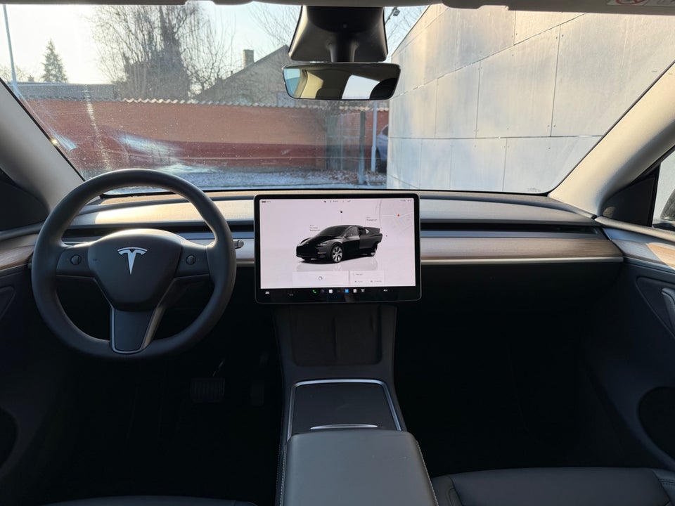 Tesla Model Y RWD 5d