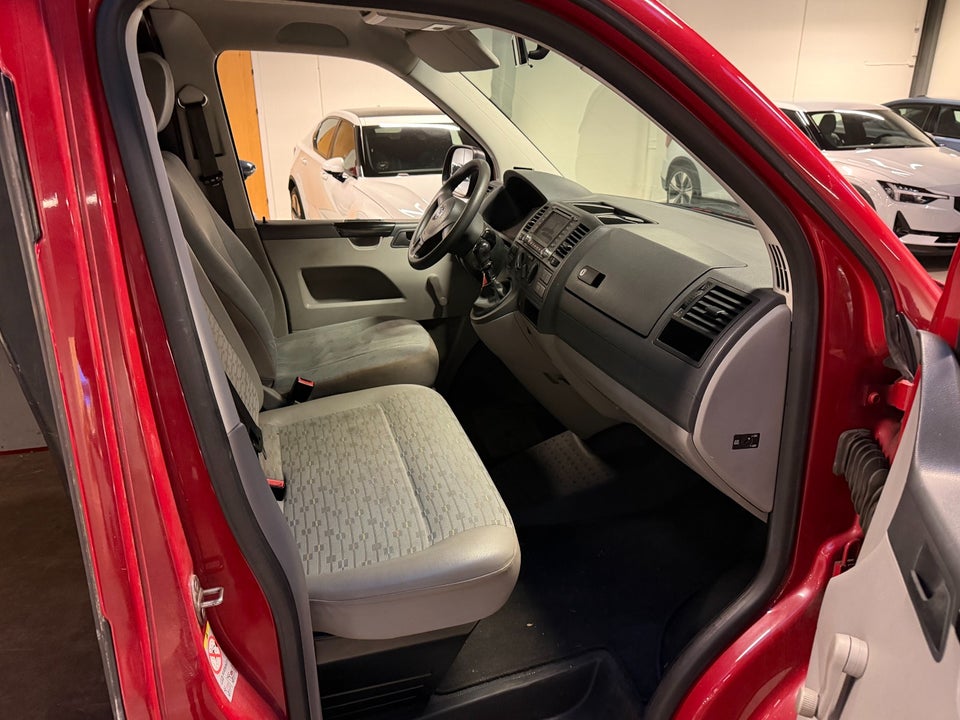 VW Transporter 2,0 TDi 114 Kassevogn kort 4d