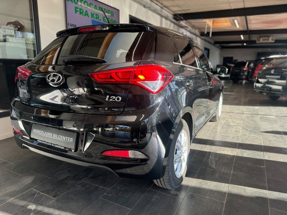 Hyundai i20 1,25 EM-Edition 5d