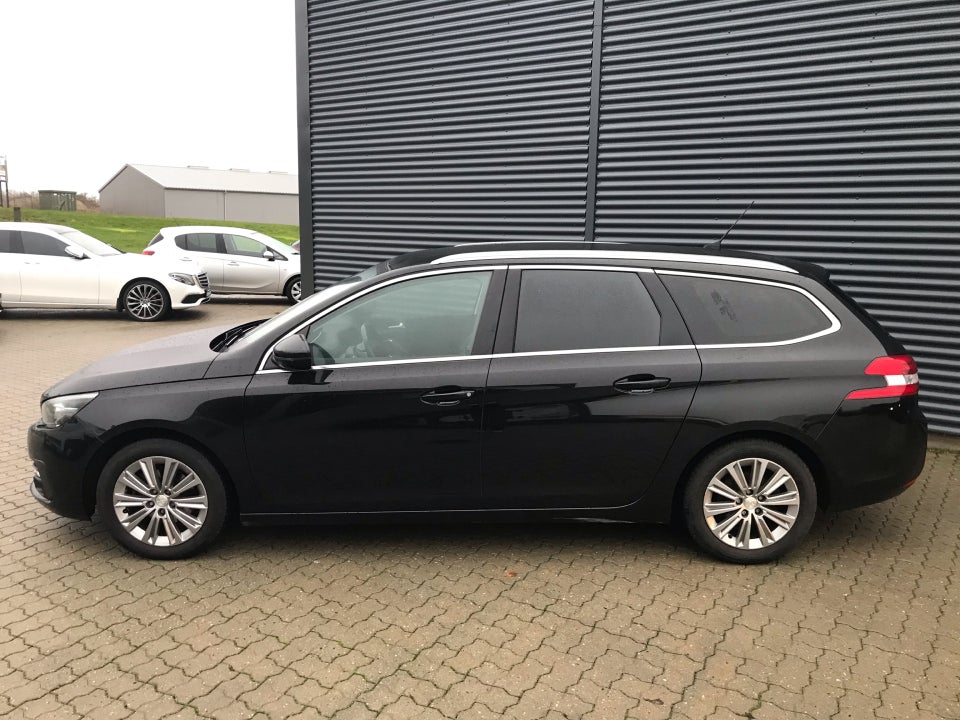 Peugeot 308 1,2 PureTech 130 Infinity SW 5d