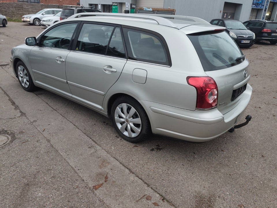 Toyota Avensis 1,8 VVT-i Sol stc. 5d