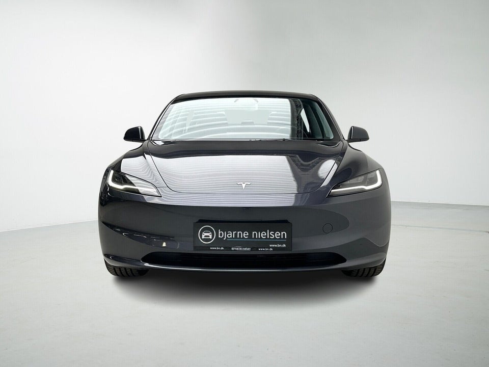 Tesla Model 3 Long Range AWD 4d