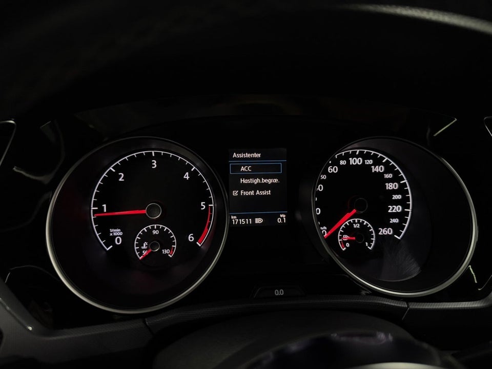 VW Touran 2,0 TDi 190 R-line DSG 7prs 5d