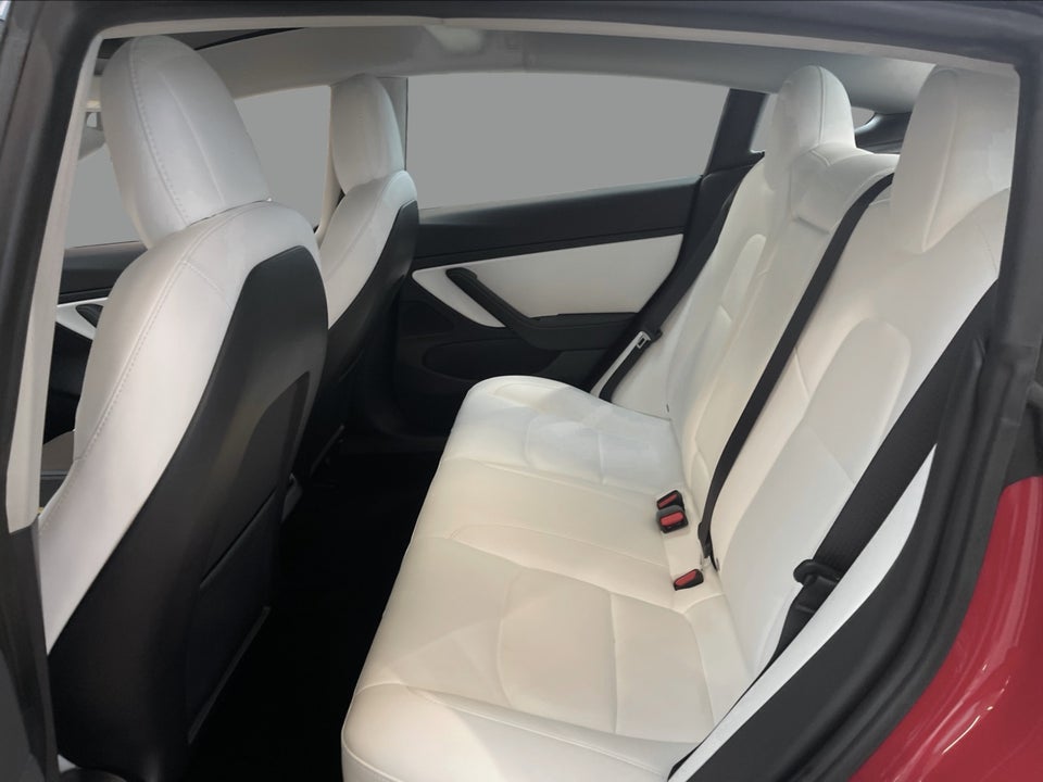 Tesla Model 3 Long Range AWD 4d