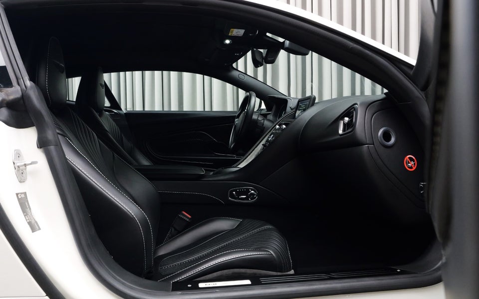 Aston Martin DB11 5,2 V12 Coupé aut. 2d