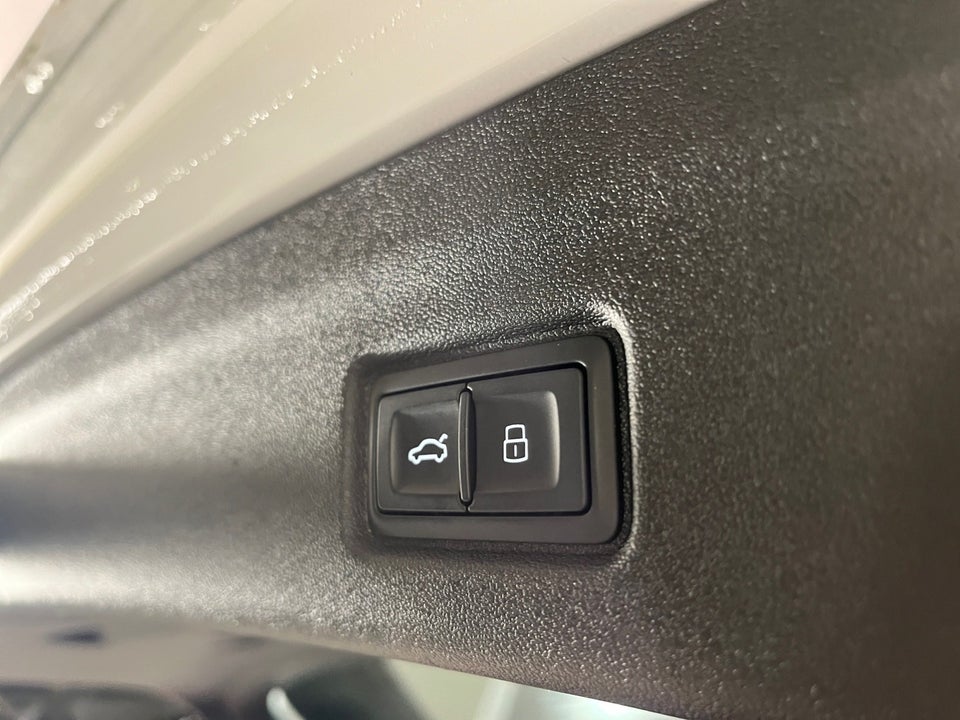 Audi Q6 e-tron Progress performance 5d