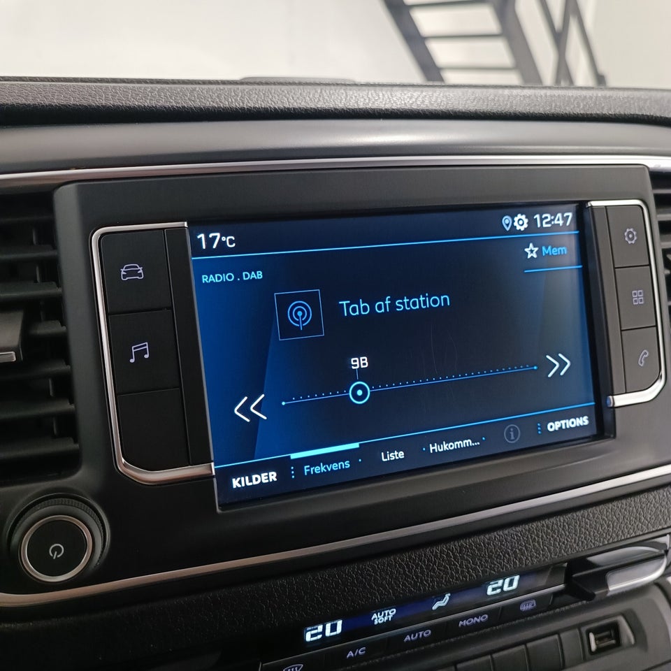Peugeot Expert 2,0 BlueHDi 177 L2 Premium EAT8 Van