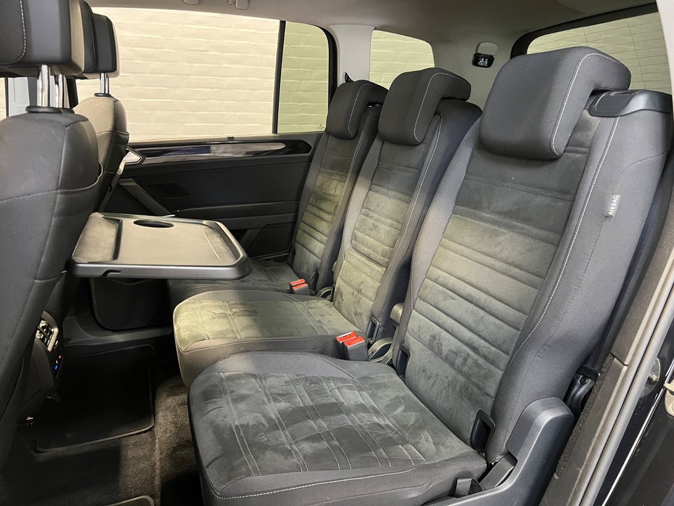 VW Touran 1,6 TDi 115 Highline DSG 7prs 5d