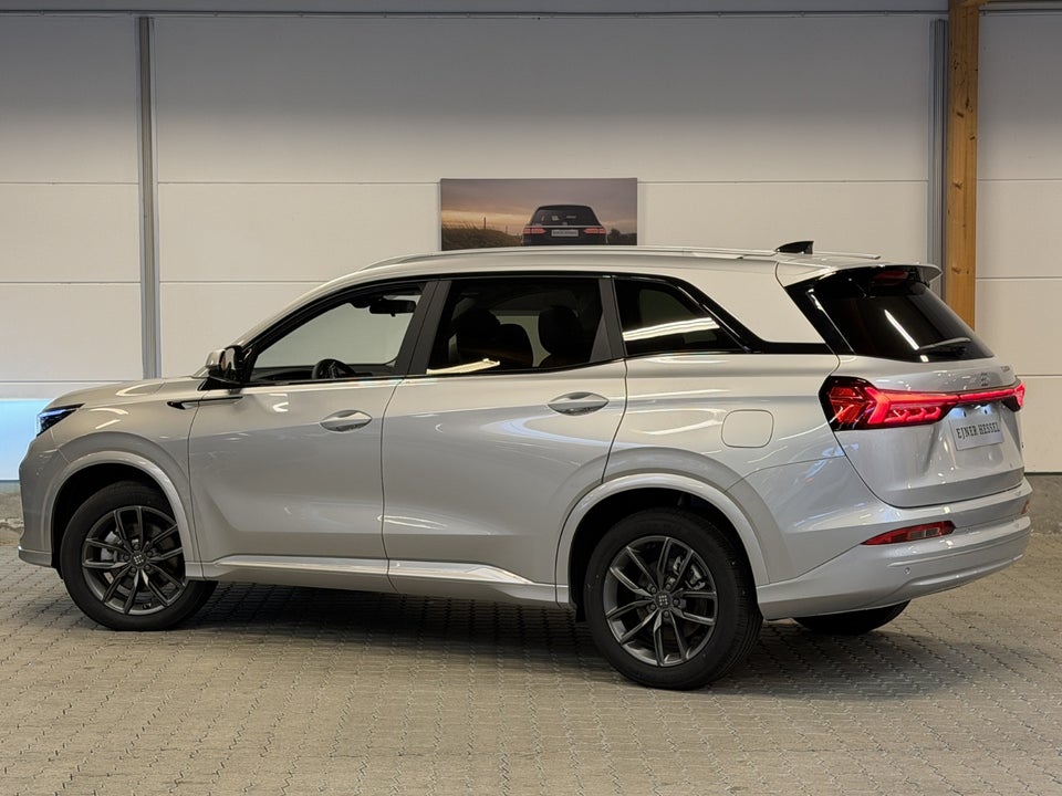 Navor E5 1,5 PHEV Rock 5d