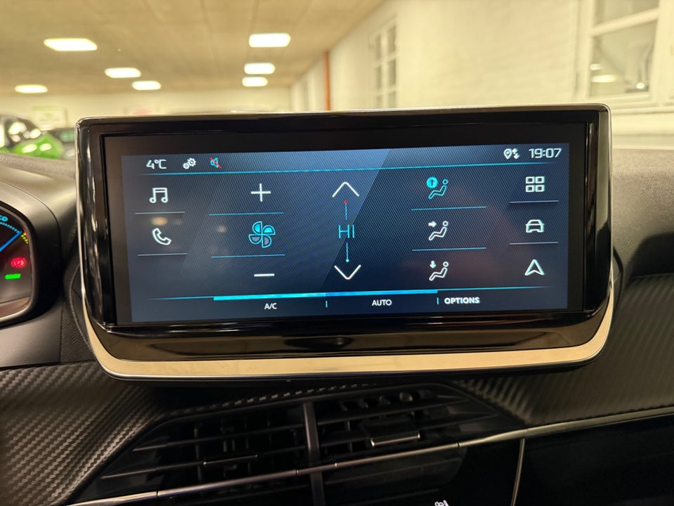 Peugeot e-208 50 Style 5d