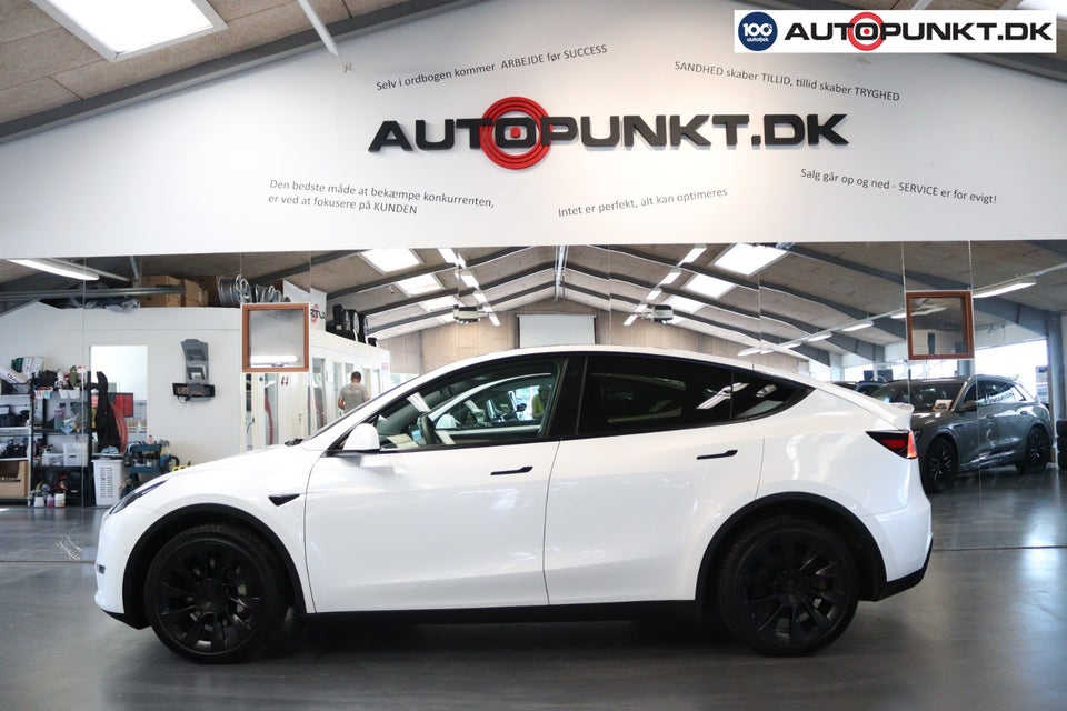 Tesla Model Y Long Range AWD 5d