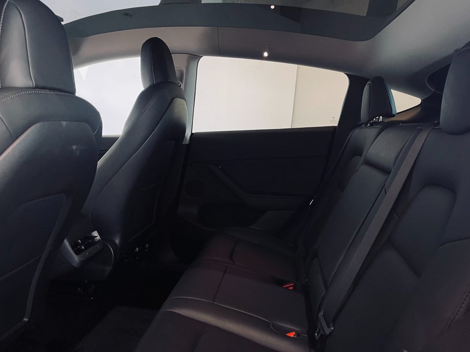 Tesla Model Y Long Range AWD 5d