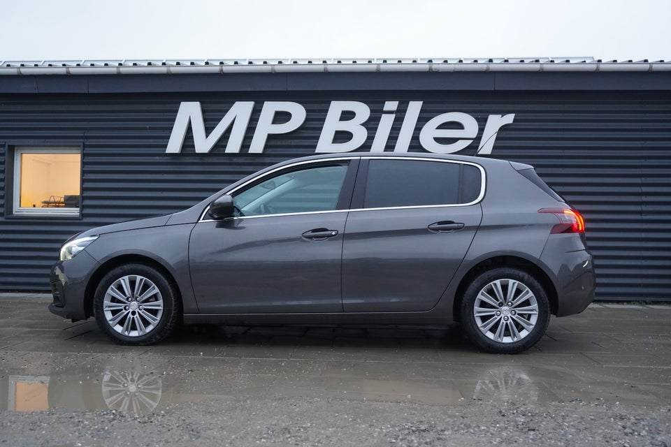 Peugeot 308 1,5 BlueHDi 130 Prestige Sky 5d