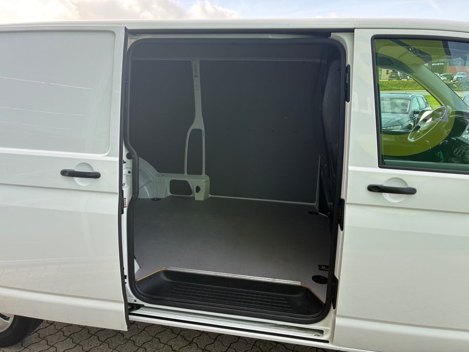 VW Transporter 2,0 TDi 150 Kassevogn DSG lang