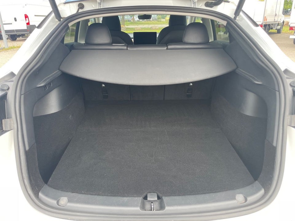 Tesla Model Y Long Range AWD 5d