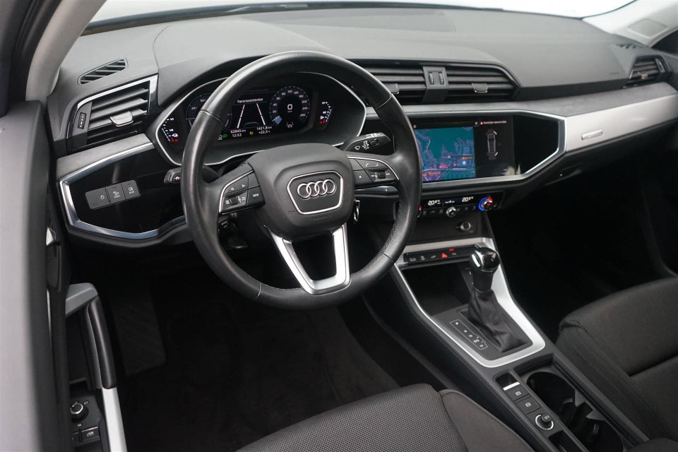 Audi Q3 45 TFSi e Attitude+ S-tr. 5d