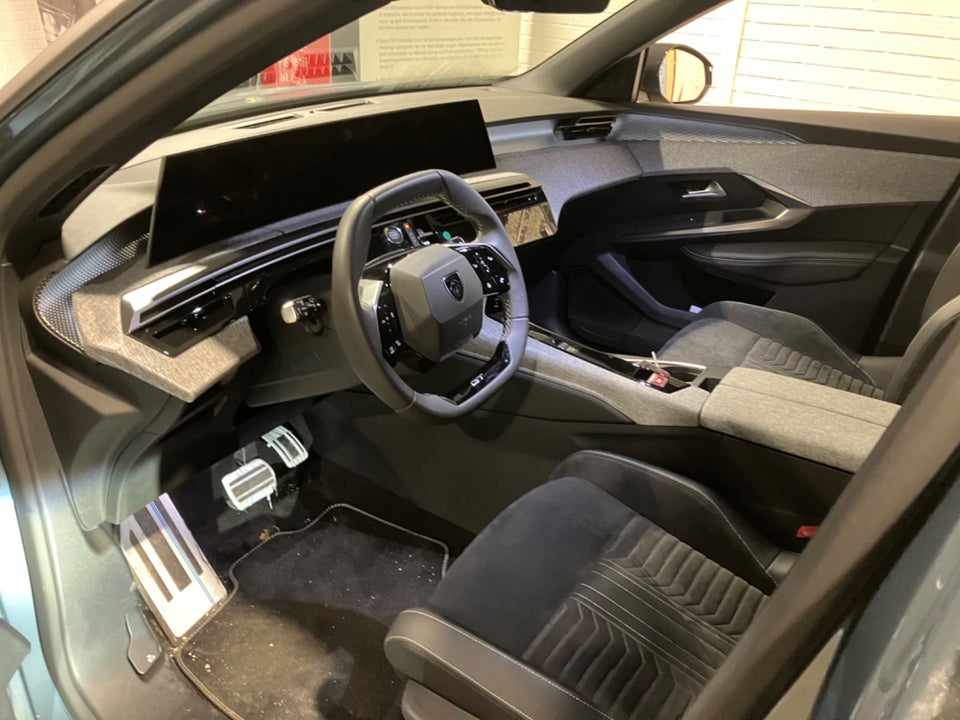 Peugeot e-5008 77 GT 7prs 5d