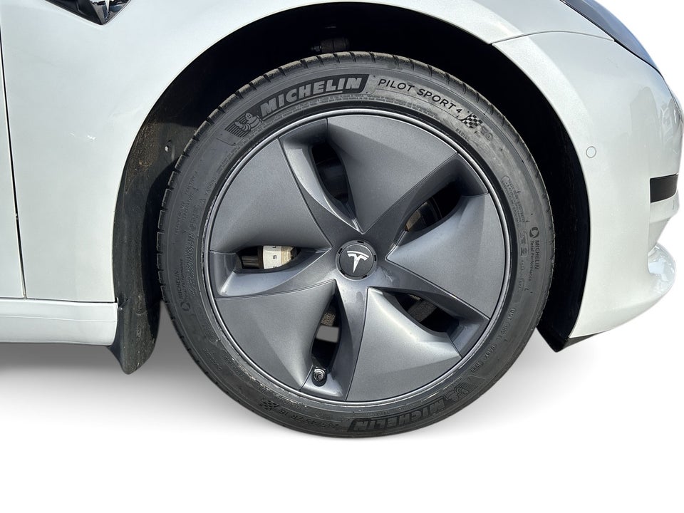 Tesla Model 3 Standard Range+ RWD 4d
