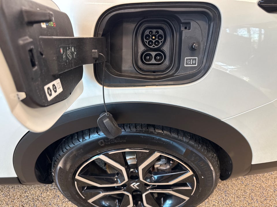 Citroën ë-C4 X 50 Shine 4d