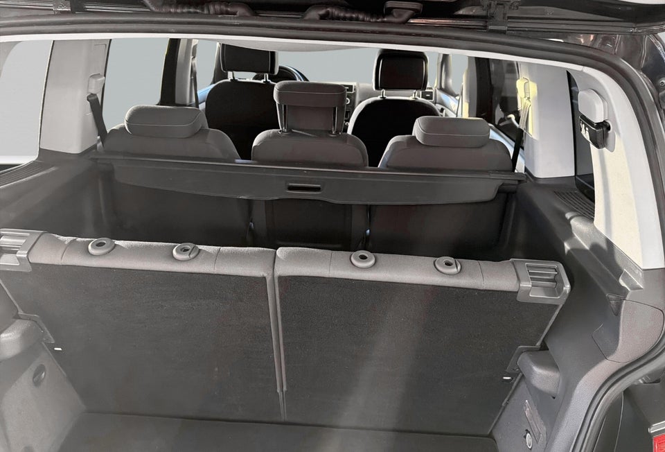 VW Touran 1,6 TDi 105 Match DSG BMT 5d