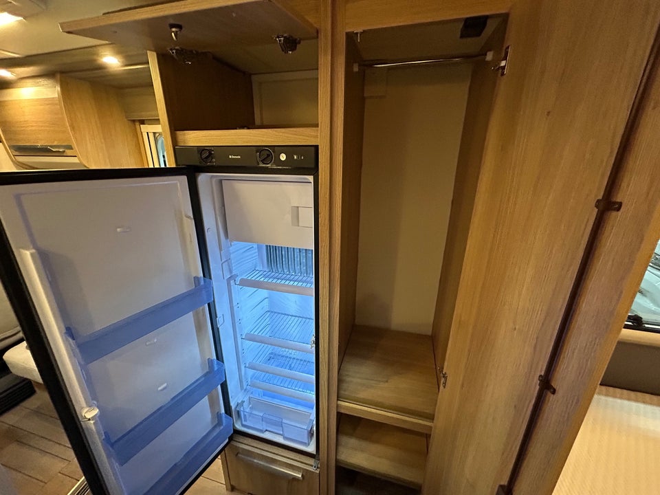 Knaus Sky 2,3 Ti 700 MEB aut. 2d