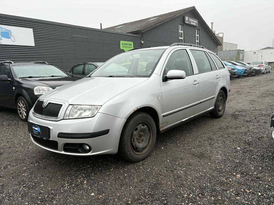 Skoda Fabia 1,4 16V 80 Ambiente Combi 5d