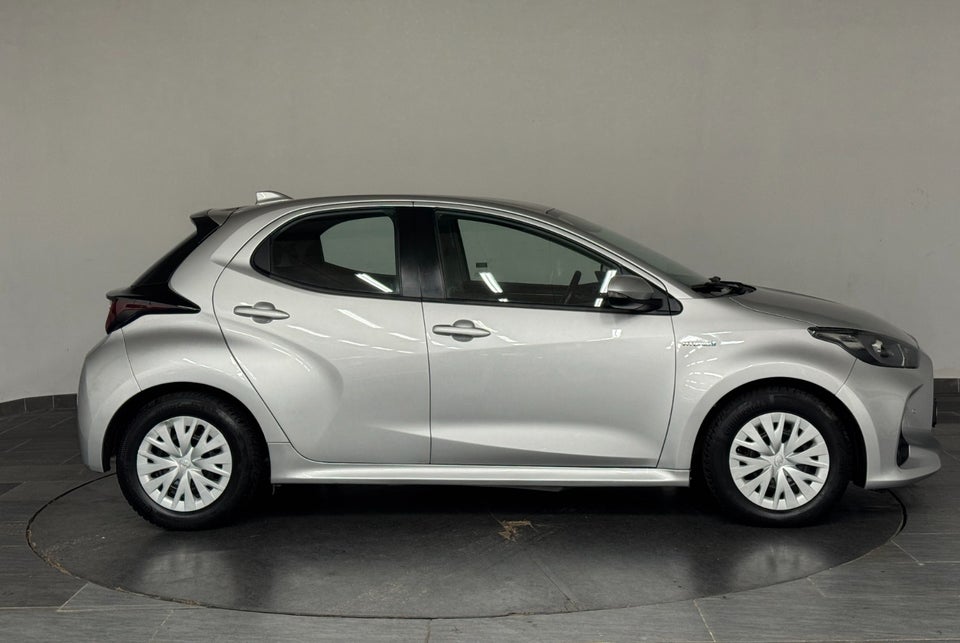 Toyota Yaris 1,5 Hybrid H3 e-CVT 5d