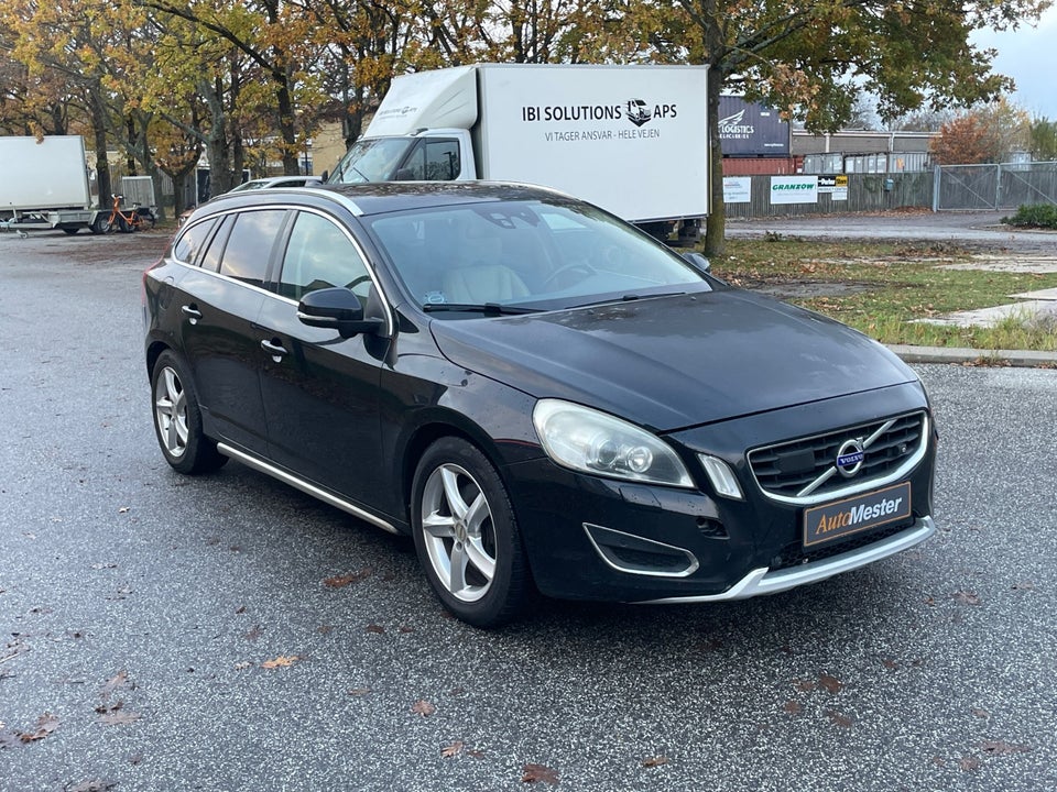 Volvo V60 3,0 T6 Summum aut. AWD 5d