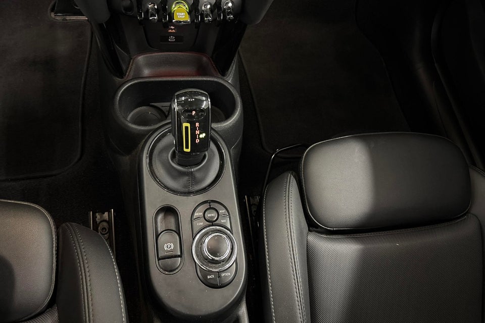 MINI Cooper SE Essential 3d