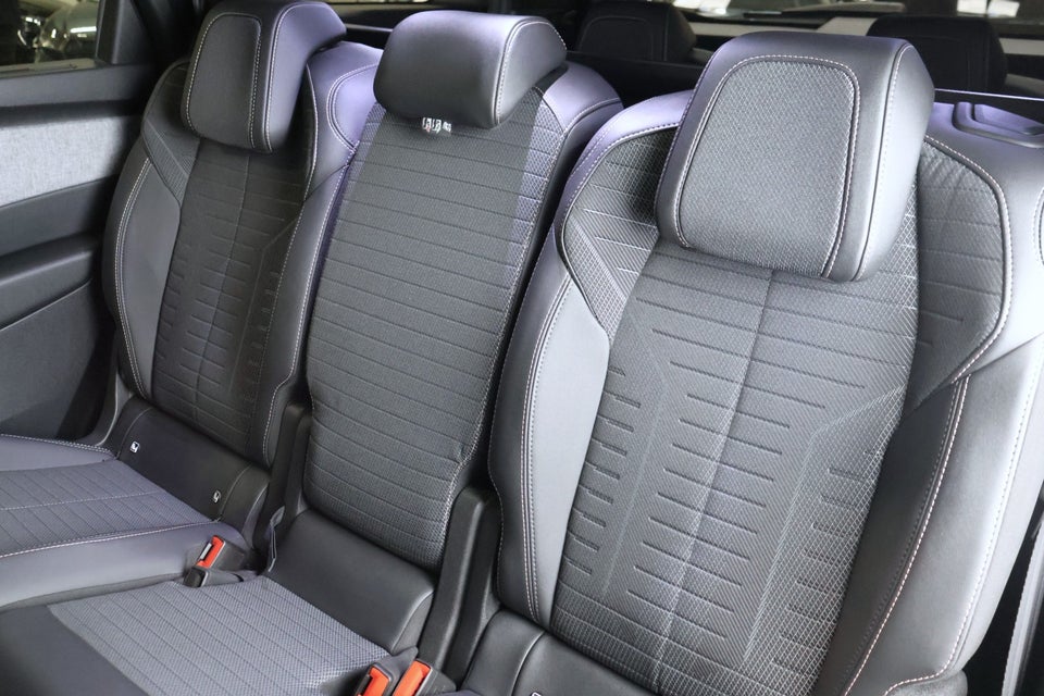 Peugeot e-5008 77 Allure Pack 7prs 5d