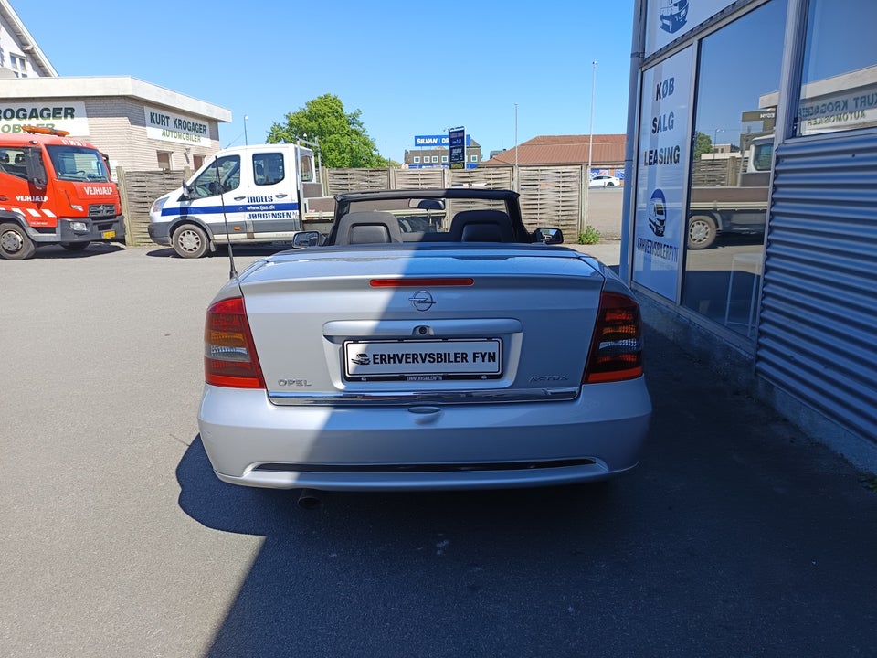 Opel Astra 1,8 16V Bertone Cabriolet 2d
