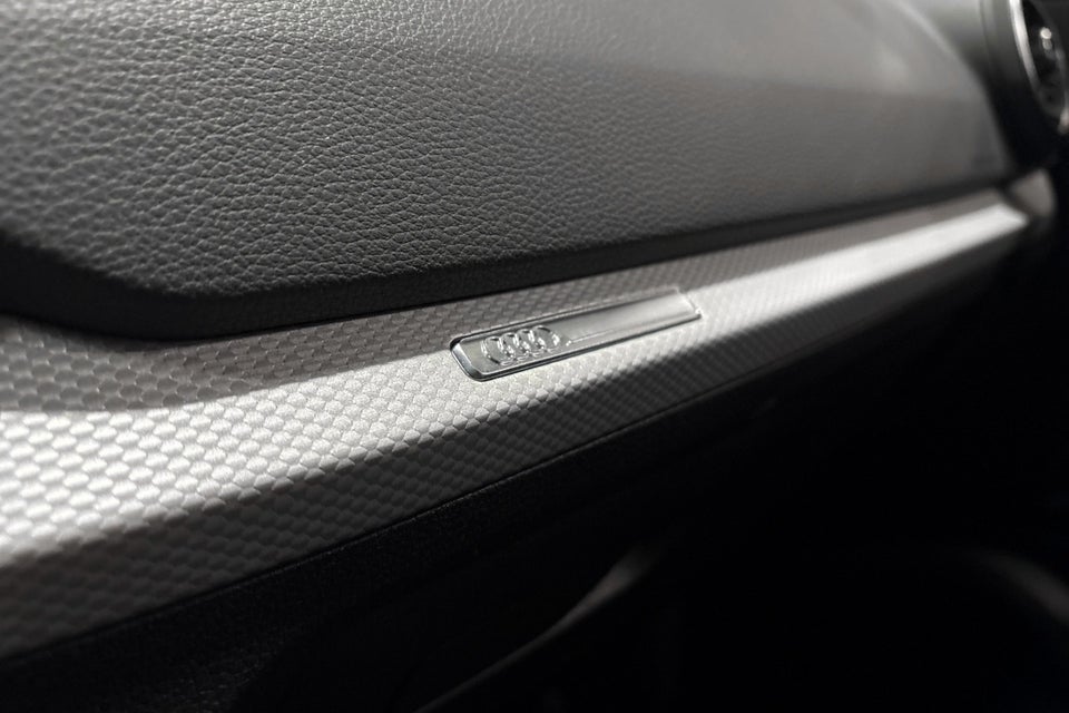 Audi Q2 35 TFSi Prestige S-tr. 5d