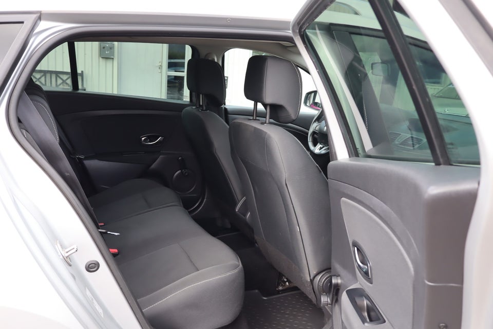 Renault Megane III 1,5 dCi 110 Expression Sport Tourer aut. 5d