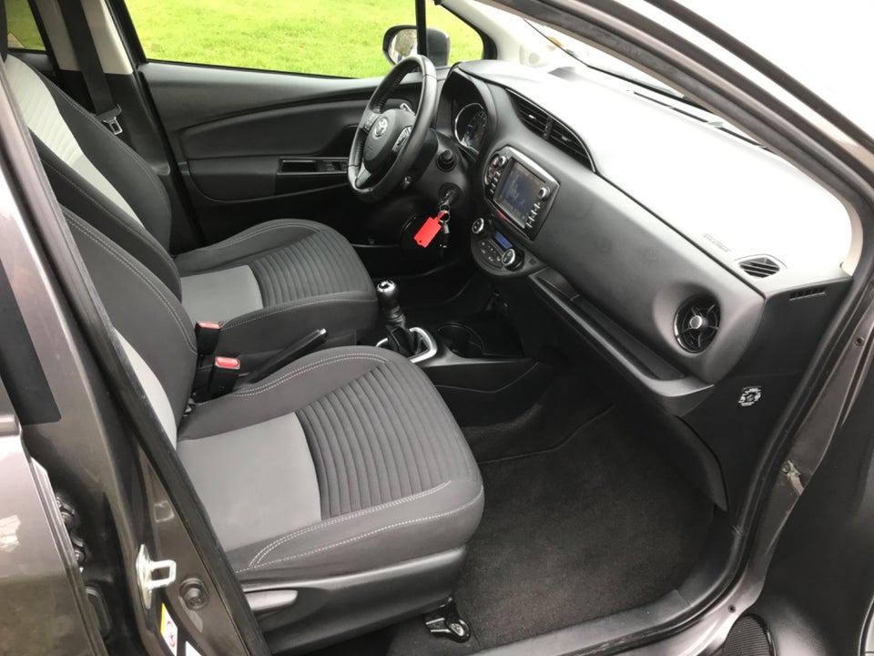 Toyota Yaris 1,0 VVT-i T2 Premium 5d