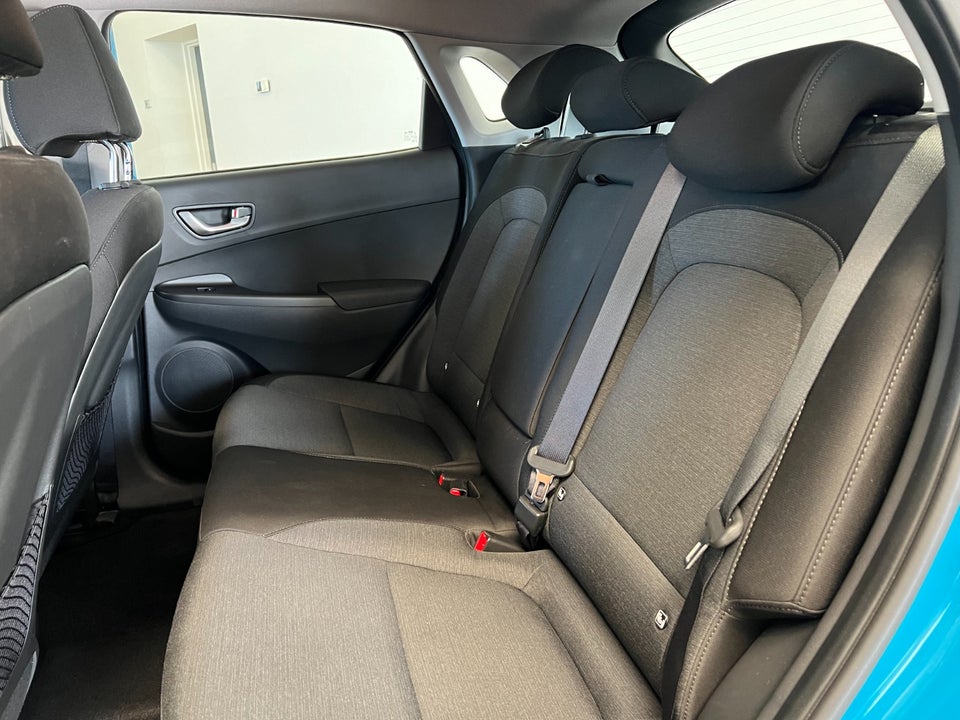 Hyundai Kona 64 EV Essential 5d