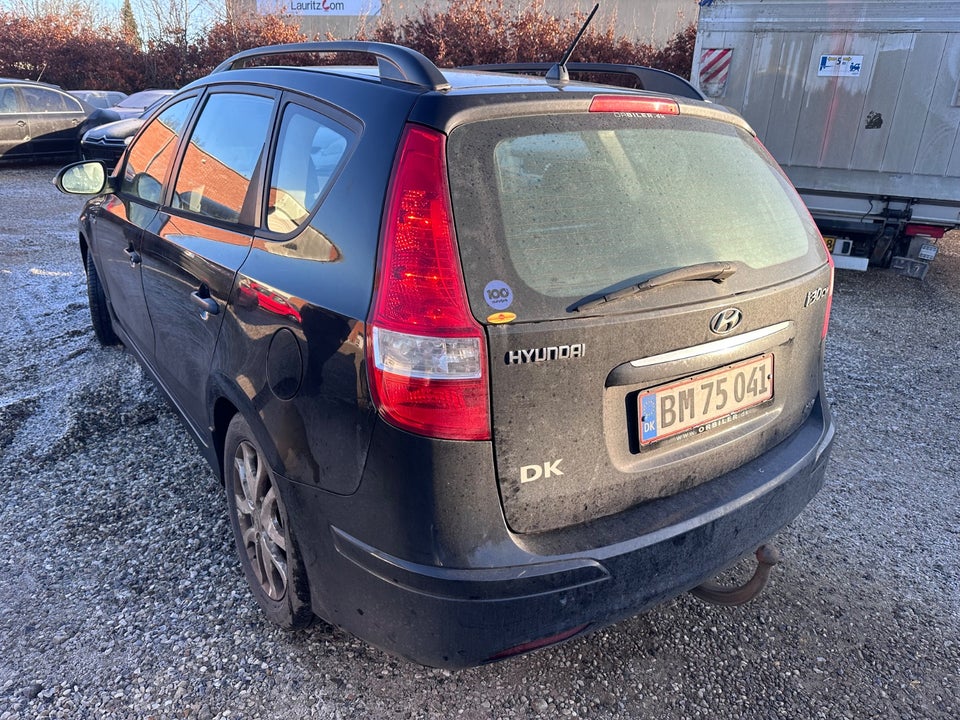 Hyundai i30 1,6 CRDi 90 Blue Drive CW 5d