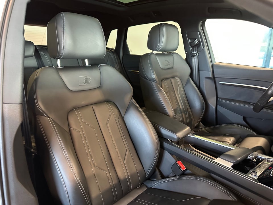 Audi e-tron 55 S-line quattro 5d