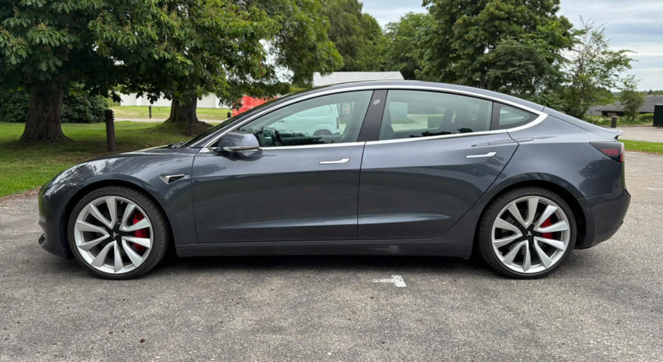 Tesla Model 3 Performance AWD 4d