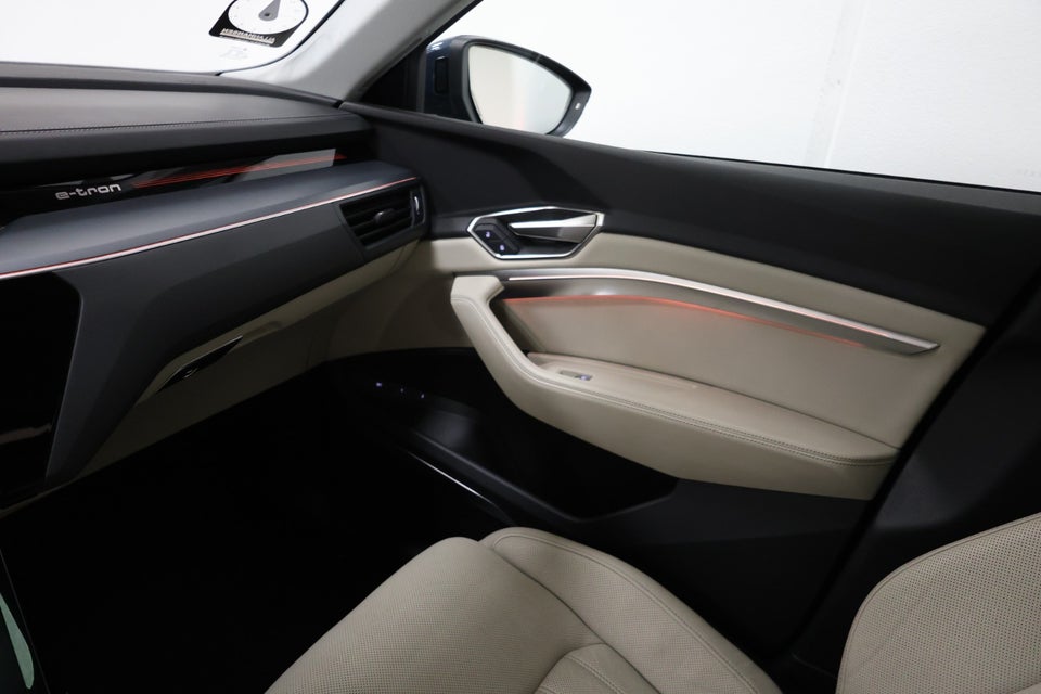 Audi Q8 e-tron 55 Advanced quattro 5d