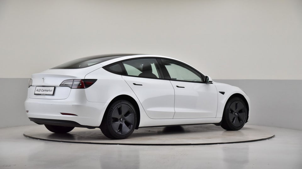 Tesla Model 3 Standard Range+ RWD 4d