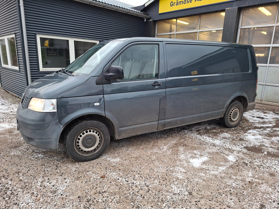 VW Transporter 2,5 TDi 174 Kassevogn Tiptr. lang 5d