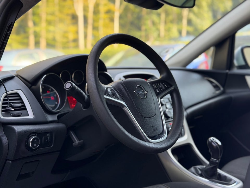 Opel Astra 1,7 CDTi 110 Enjoy 5d