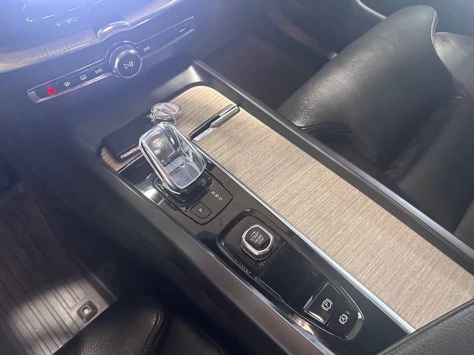 Volvo XC60 2,0 T8 ReCharge Inscription aut. AWD 5d