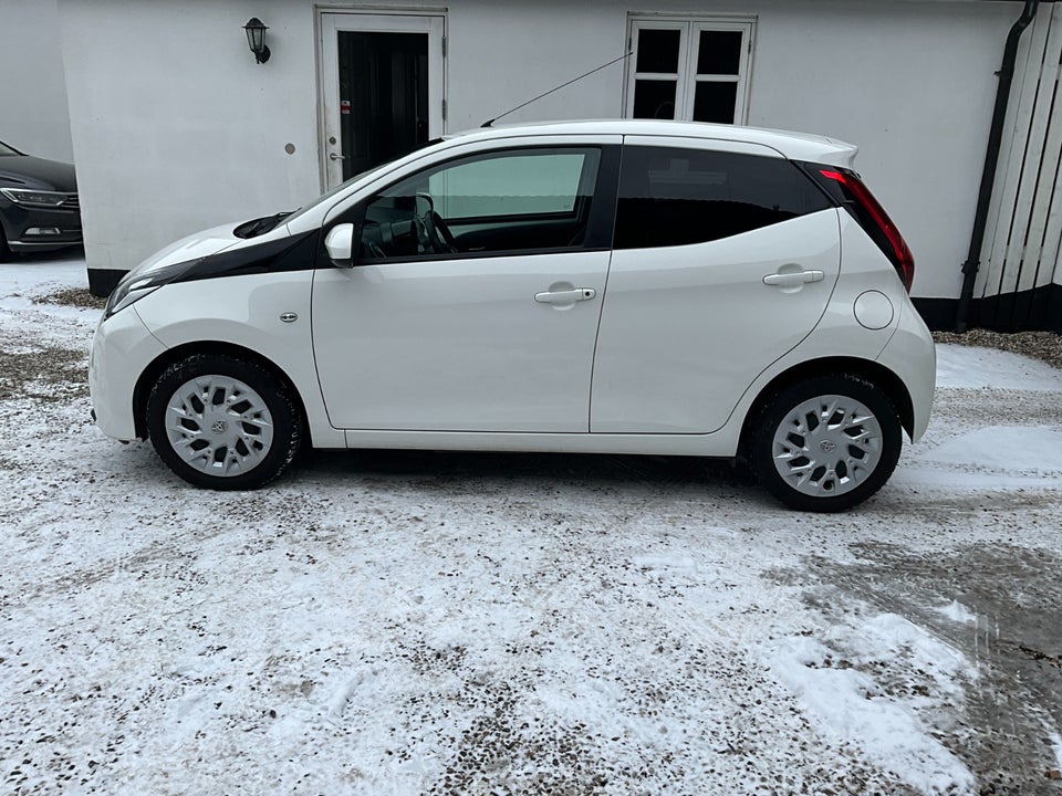 Toyota Aygo 1,0 VVT-i x-pression 5d