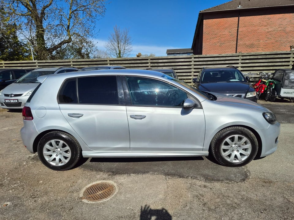 VW Golf VI 1,6 TDi 105 BlueMotion 5d