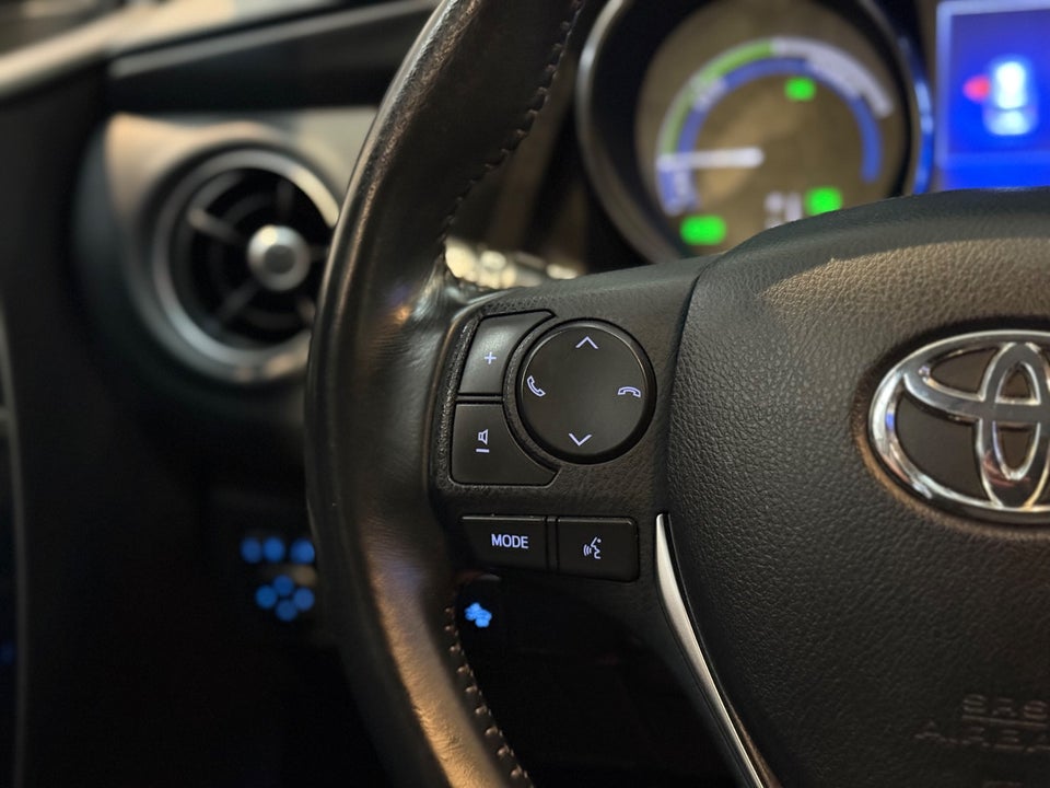 Toyota Auris 1,8 Hybrid H4 Touring Sports CVT 5d