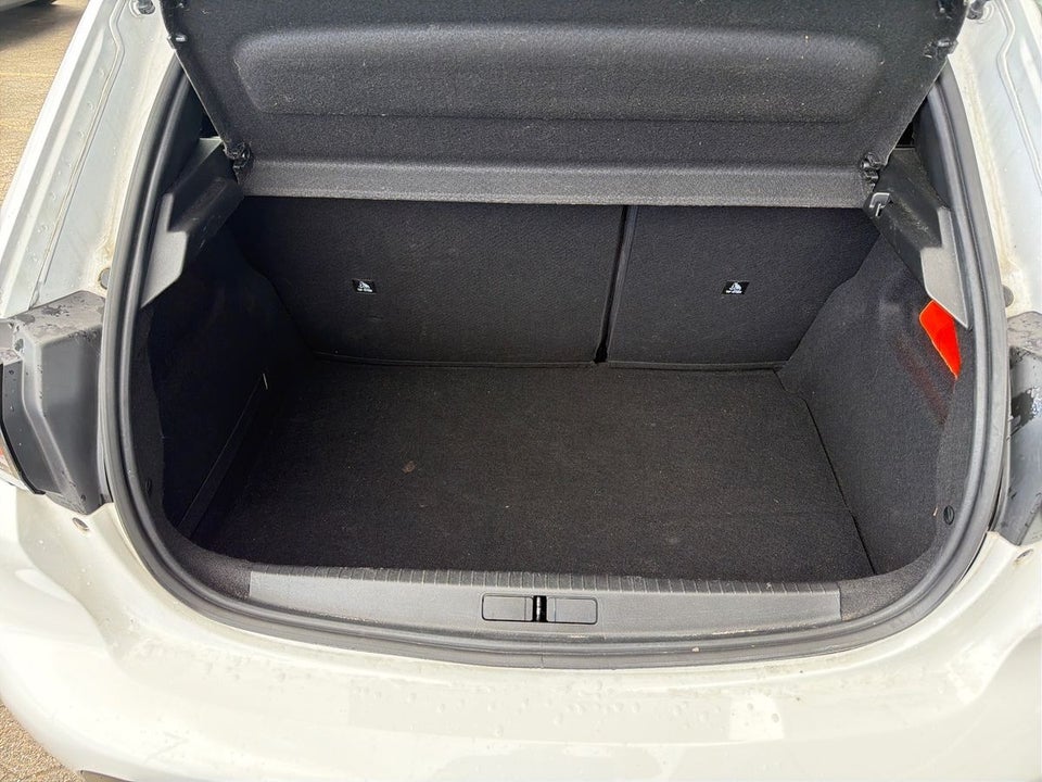 Peugeot 208 1,2 PureTech 75 Black Limited 5d
