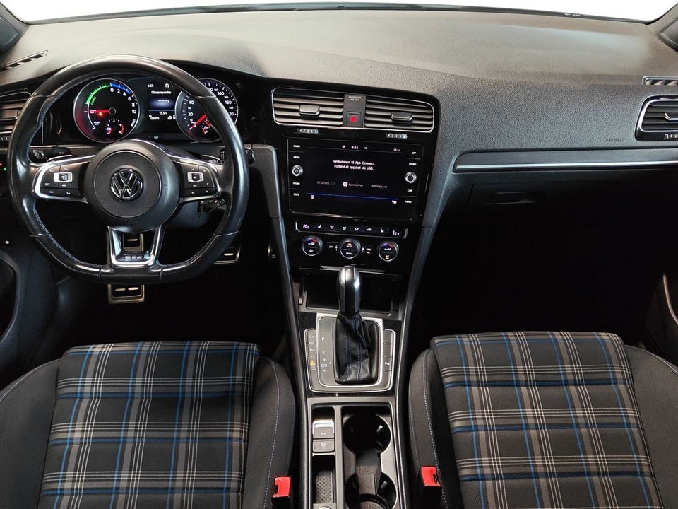 VW Golf VII 1,4 GTE DSG 5d